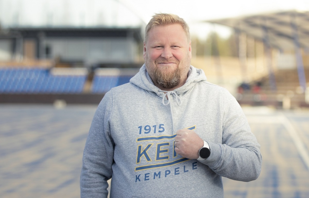 Kuva: Lassi Karvonen / Manageri Sami Saloranta on vuosikaudet ollut voimahahmo Kempeleen Kirin takana, mutta lisää hartioita tarvitaan jatkossa.