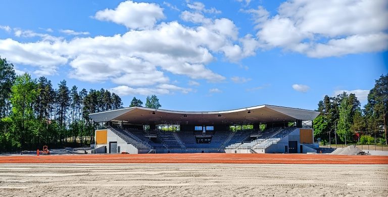Kuva: Juha Leskinen / Tältä uudella Hippoksen pesäpallostadionilla näytti, kun rakennustyöt olivat vielä kesken.